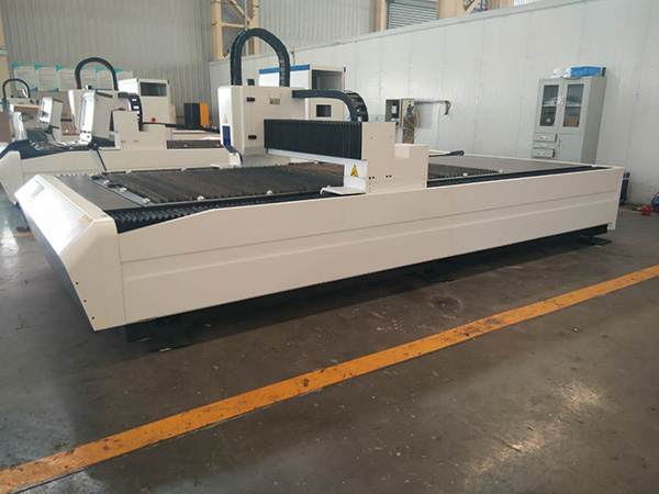 1000W 2000W 3000W 4000W 6Kw pluošto lazerio pjovimo staklės metalo plokštėms